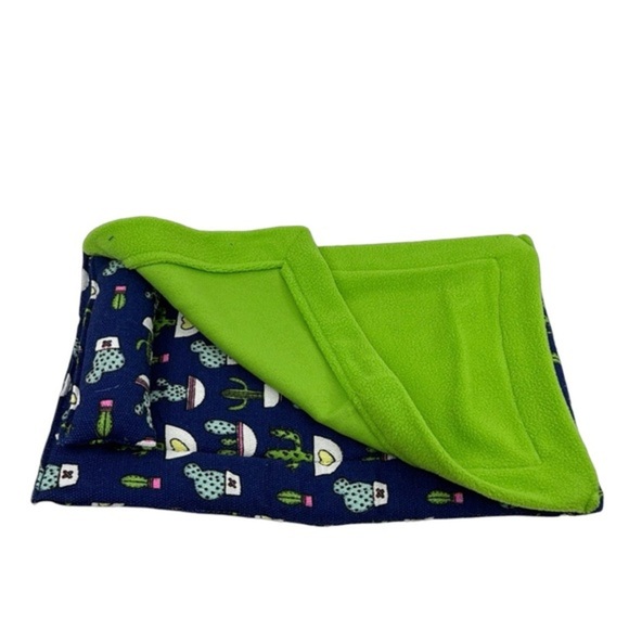 The Cozy Retreat: Lizard Sleeping Bag‎ for Your Reptile Dragon - Picture 10 of 10
